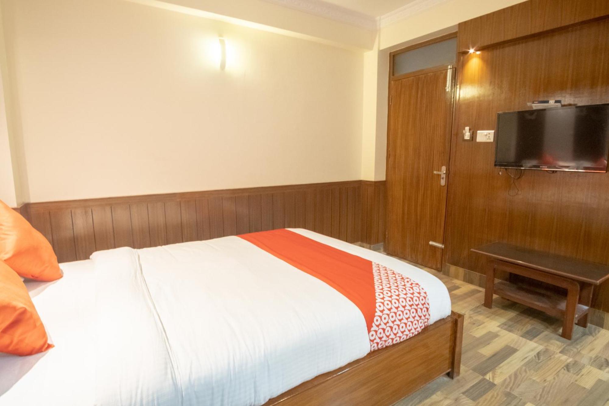 Oyo 304 Hotel Manama Balaju Exteriér fotografie