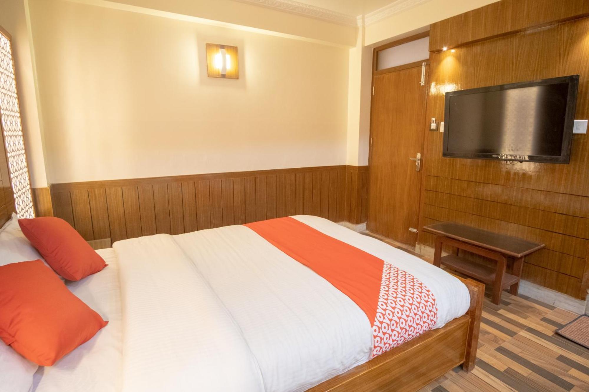 Oyo 304 Hotel Manama Balaju Exteriér fotografie