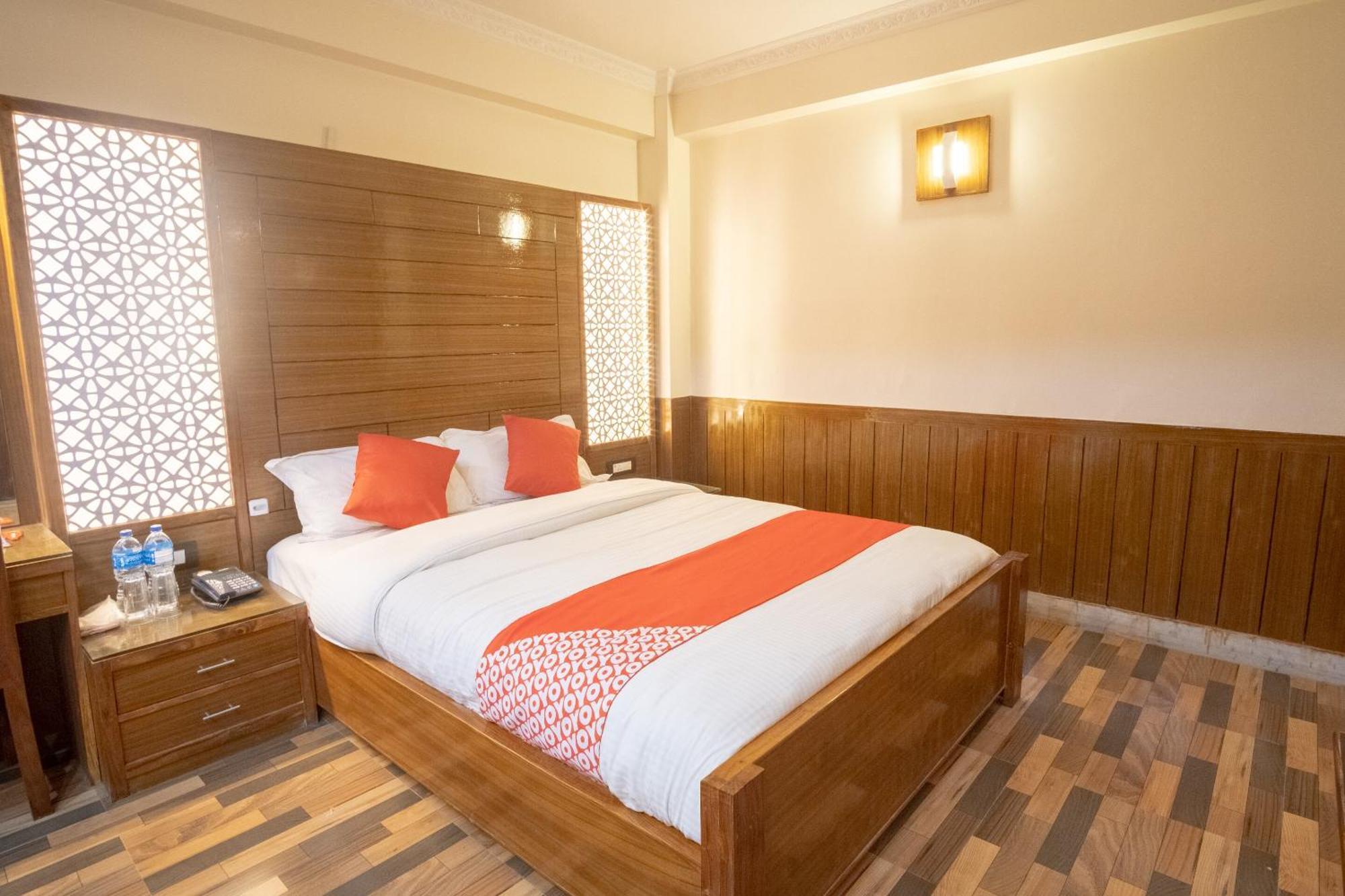 Oyo 304 Hotel Manama Balaju Exteriér fotografie