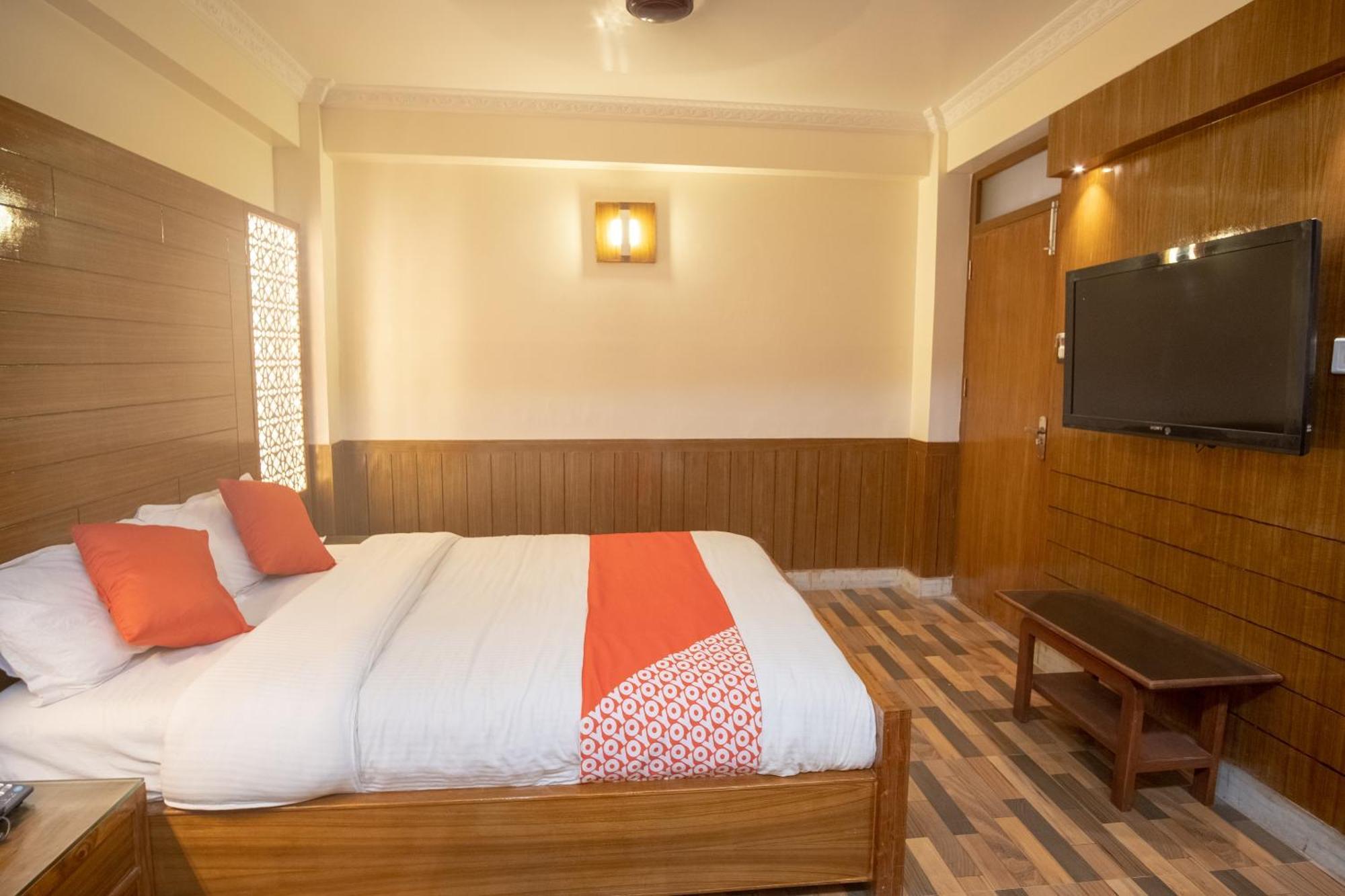 Oyo 304 Hotel Manama Balaju Exteriér fotografie