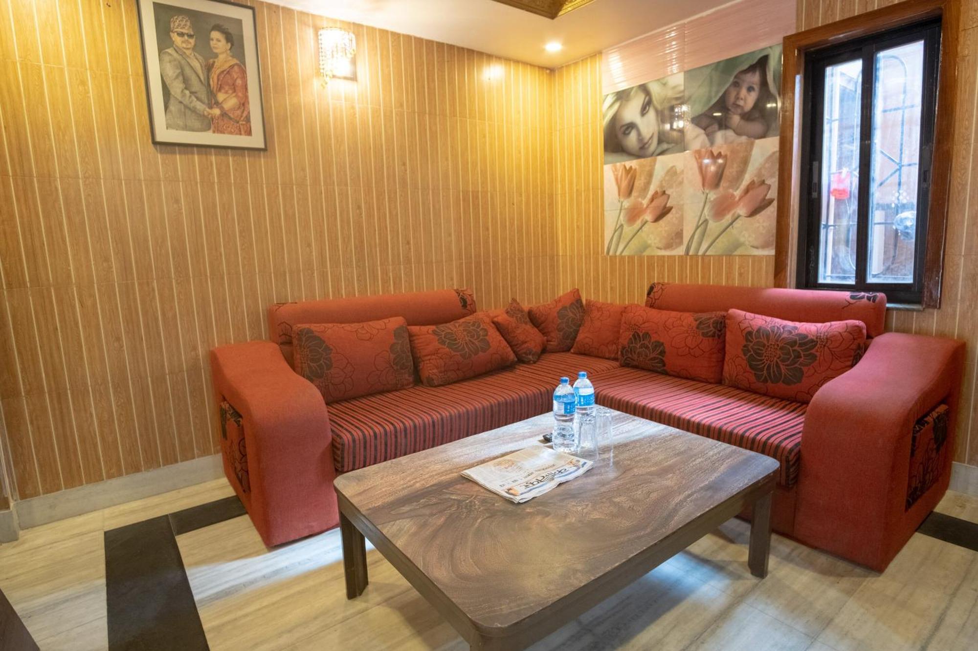 Oyo 304 Hotel Manama Balaju Exteriér fotografie