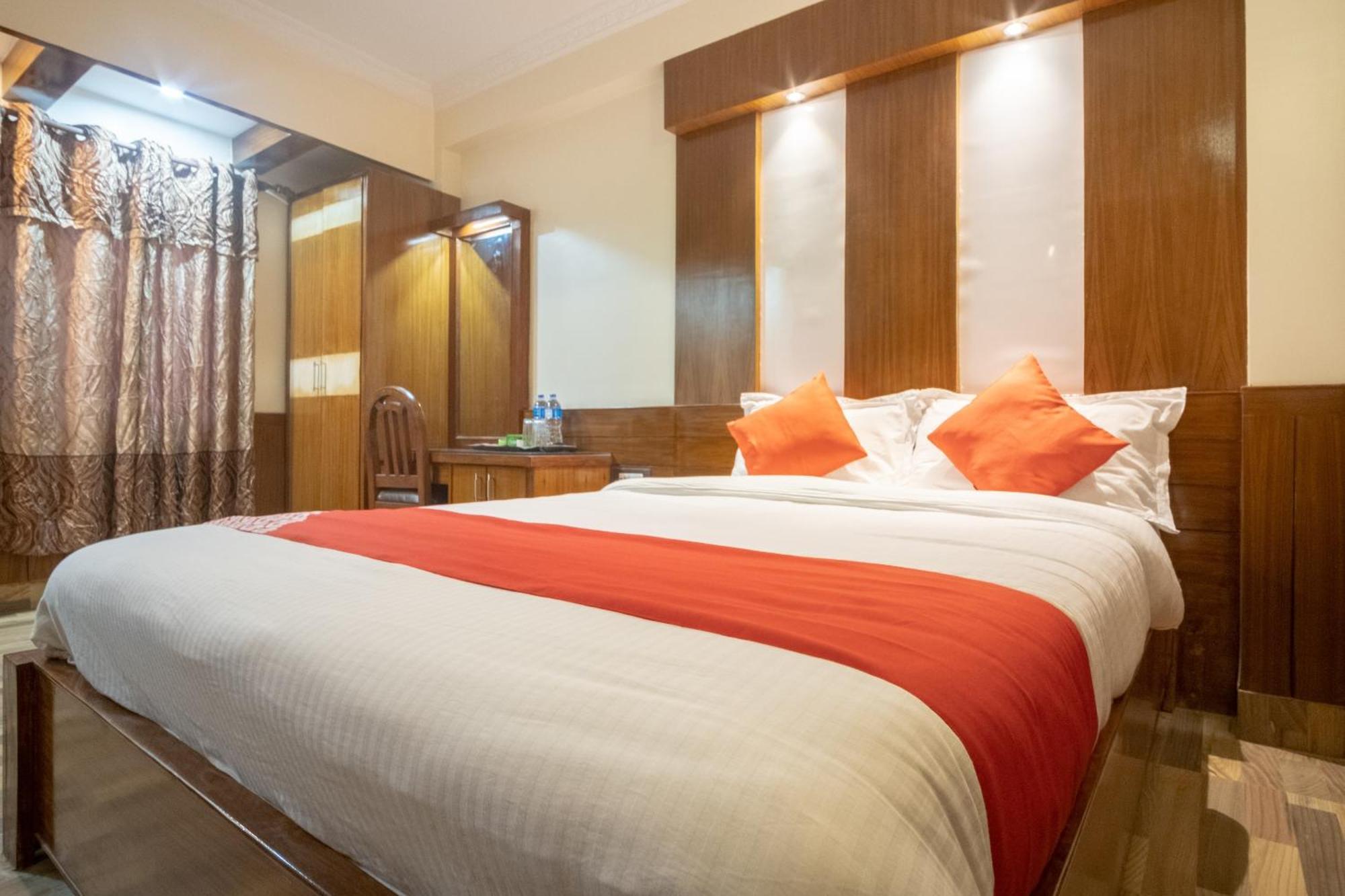 Oyo 304 Hotel Manama Balaju Exteriér fotografie